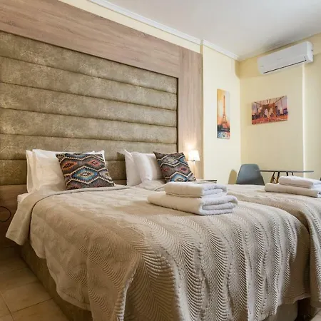 Seven Heaven Premium Suites Thessaloniki Buitenkant foto