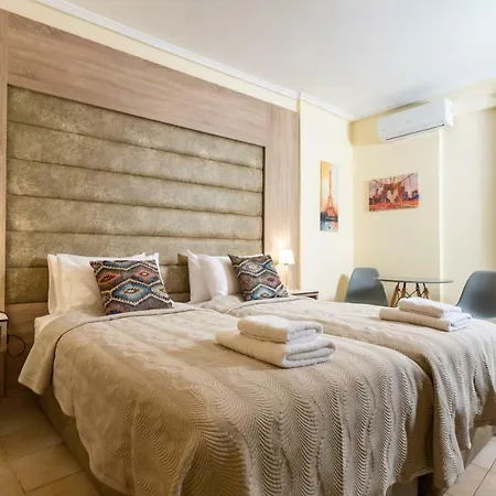 Seven Heaven Premium Suites Thessaloniki Buitenkant foto